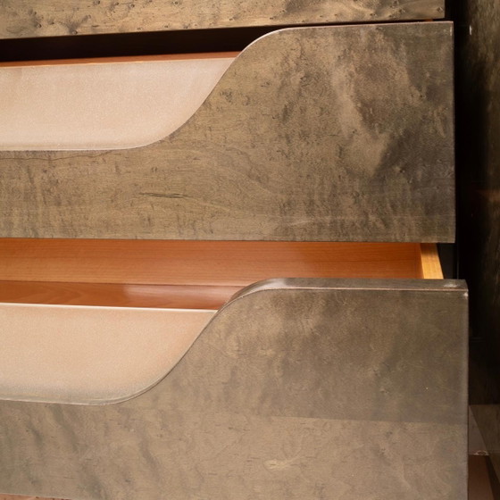 Luciano Frigerio Postmodernes Sideboard aus Maserholz und Perlmutt 1980 – Glass (photo 12 of 23)
