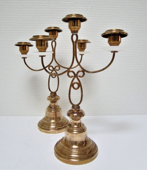 Image 1 of paar driearmige messing stenen kandelaars vroeg 20e eeuw