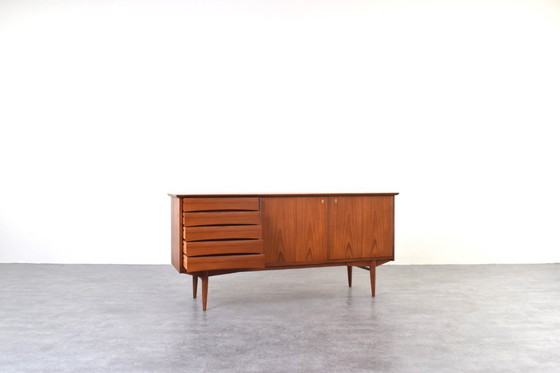 Image 1 of Credenza in teak di metà secolo di Frederik Kayser, anni '60.