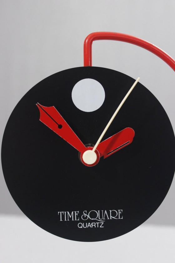 Image 1 of Vintage Time Square quartzklok, ontwerp van Nicolai Canetti uit 1984 in Memphis-stijl.