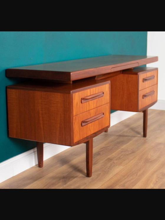 Scrivania vintage G Plan, realizzata nel Regno Unito, stile metà secolo, anni '60/'70. – Scrivanie, Wood (photo 4 of 5)