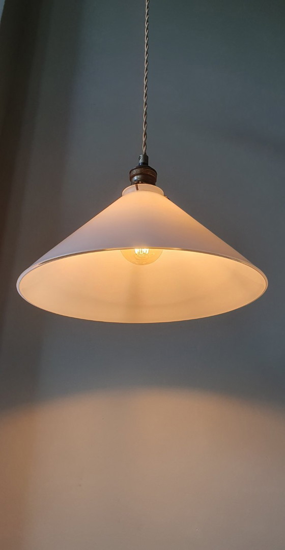 Image 1 of Vintage pendant lamp in opaline/frosted glass - banker's lamp or shoemaker's lamp