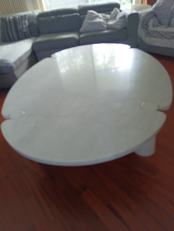 Image 1 of Table basse ovale en marbre de Carrare – Angelo Mangiarotti pour Skipper, années 1970 – Pièce rare