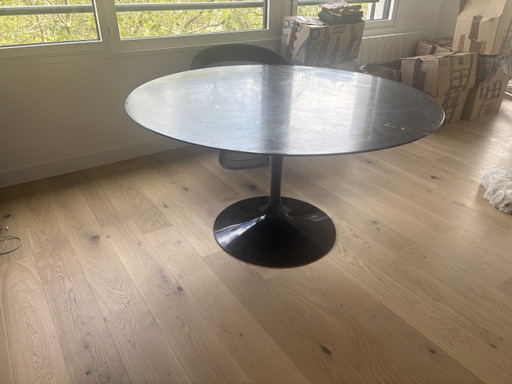 Table Ronde Knoll Saarinen Signée Marbre Noir
