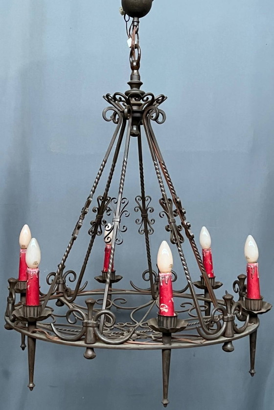 Lampadario in ferro battuto in stile gotico. – Metal (photo 8 of 8)