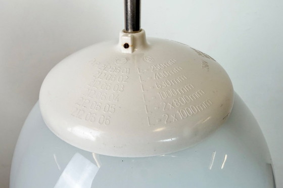 Image 1 of Lampadario vintage con paralume in vetro opalino di Elektrosvit, anni '60.