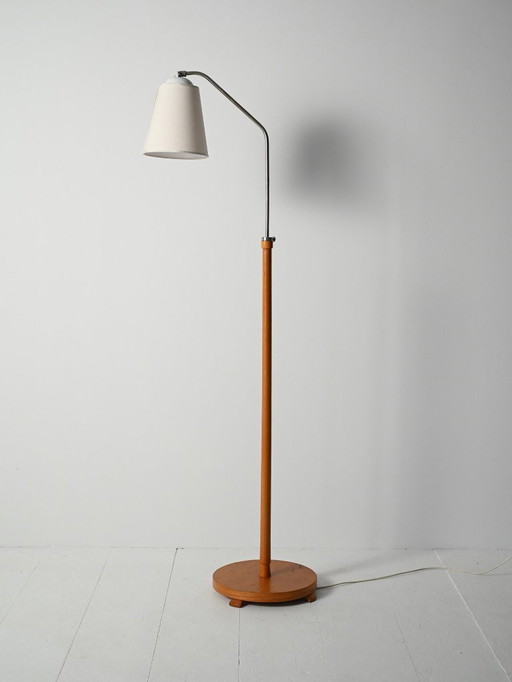 Scandinavian Mid-Century floor lamp in oak and metal