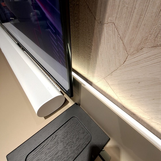 Image 1 of Mobile TV Spectral Airboard