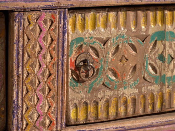 Meuble bas ancien sculpté avec tiroirs en pin – Xinjiang, circa 1900 – Vaisseliers (photo 12 of 40)