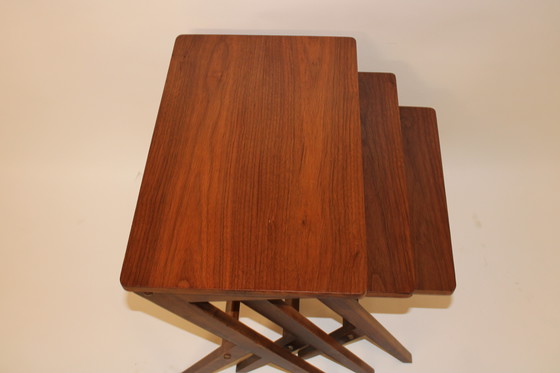 Image 1 of Vintage bijzettafeltjes ‘nesting tables’ mid century 