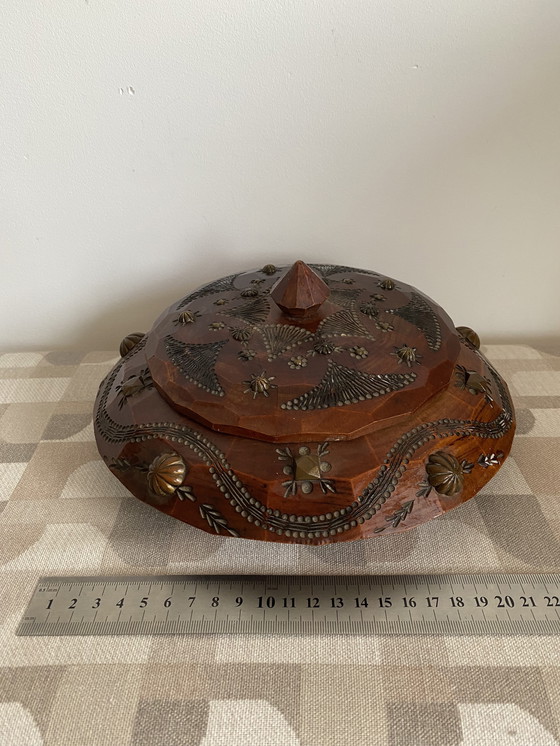 Image 1 of Antieke pot met deksel - hand carved - antique