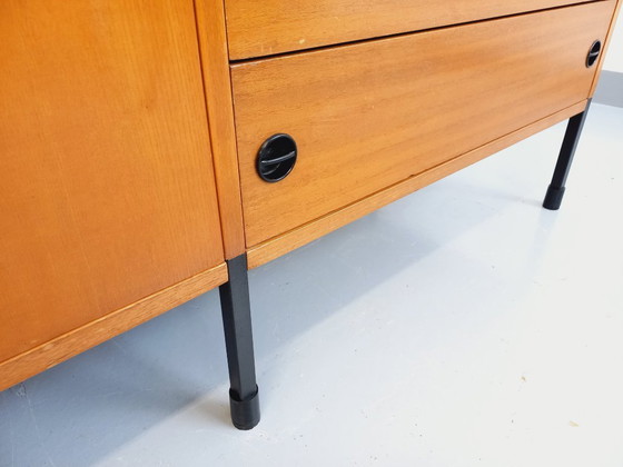Image 1 of Groot laag vintage modernistisch ARP Minvielle dressoir van Guariche Mortier Motte in essenhout en zwart metaal uit de jaren 60