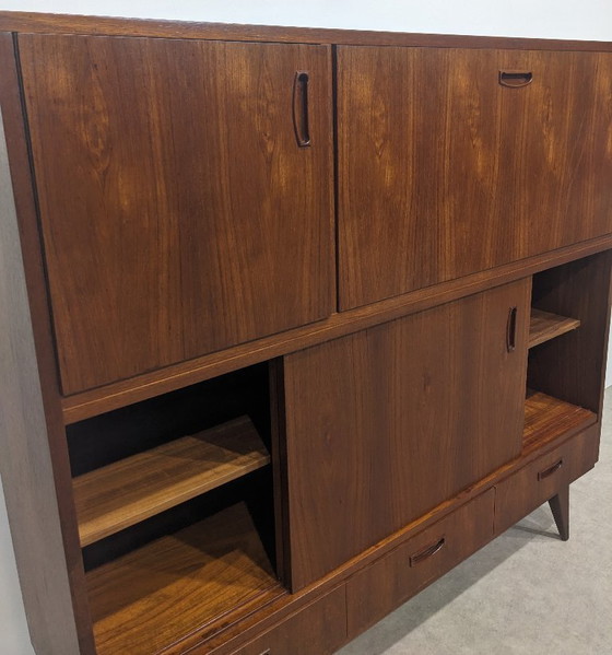 Image 1 of Highboard uit het midden van de vorige eeuw, jaren 60.