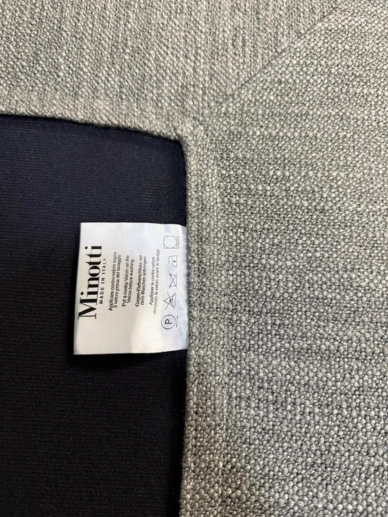 Image 1 of Minotti Hamilton Bank Stoff Grau Bank Ausstellungsstück