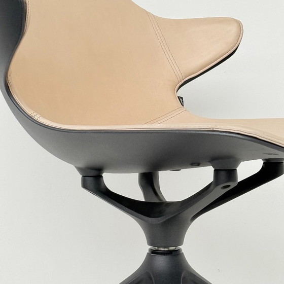 Image 1 of Fauteuil pivotant KFF en cuir naturel