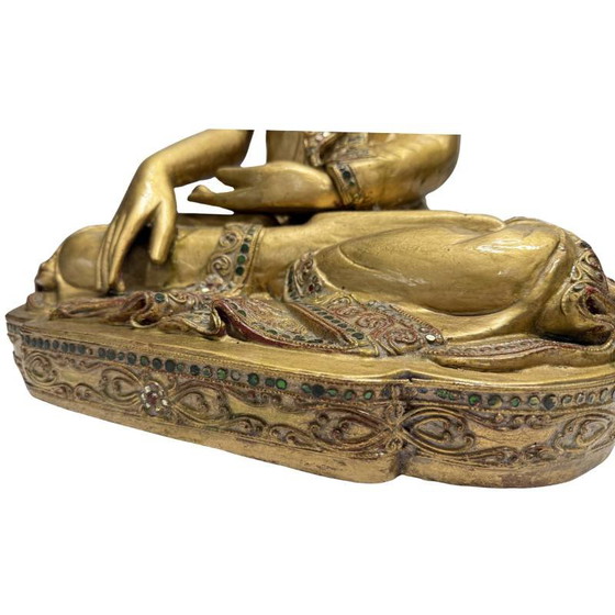 Gilded Wooden Buddha with Glass Inlay from Myanmar, Strong Features – Sculpture (photo 15 of 16)