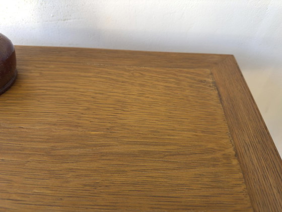 Image 1 of Oude eikenhouten bijzettafel uit de jaren 50.