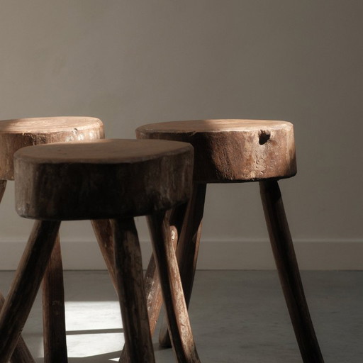 Brutalistische salontafel met 4 krukjes