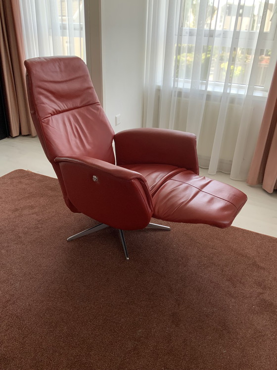 Image 1 of Dos sillones reclinables manuales (uno pequeño y otro grande) de piel roja (semiroja), como nuevos.