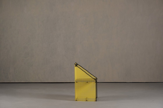 Image 1 of Chaise Memphis vintage en métal jaune, par Peter Preller, Allemagne, années 1980
