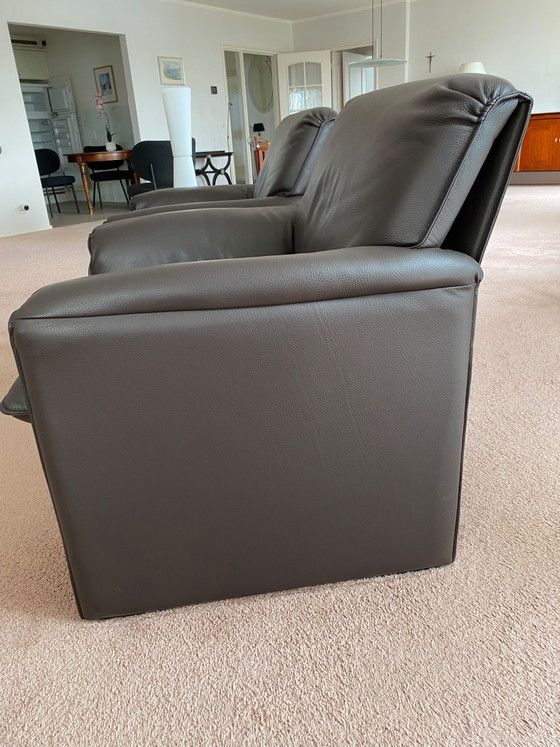 2 Leolux Bora Beta armchairs – Leather (photo 2 of 5)