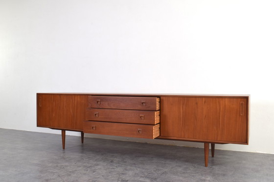 Image 1 of Dänisches Teak-Sideboard aus der Mitte des 20. Jahrhunderts, 1960er Jahre.