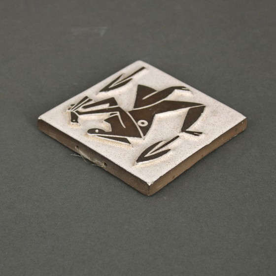 Image 1 of Leendert Blok (1904-1983) - Chanoir tegel - Westraven, Utrecht - dame met vogel - jaren zestig - no. 53 