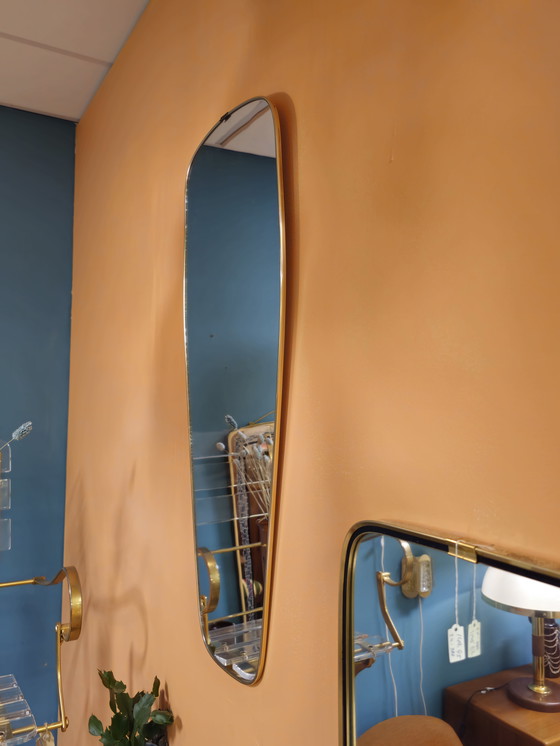 Image 1 of Miroir vintage mural en laiton