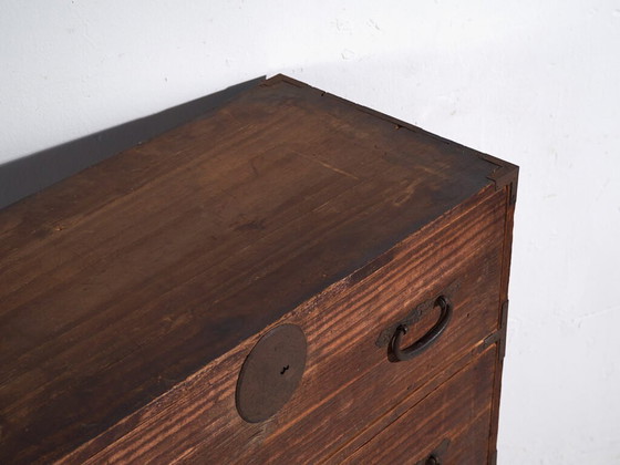 Antique Japanese Tansu Chest of Drawers - Meiji / Taishō Period (c. ) #5 – Iron (photo 11 of 40)