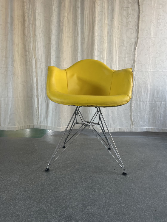 Image 1 of Fauteuil Eames en plastique Vitra (DAR)