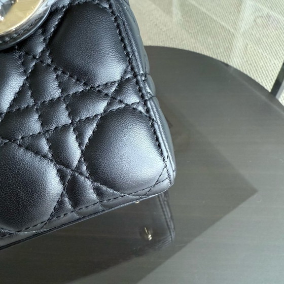 Image 1 of DIOR LADY SMALL - CANNAGE LAMMLEDER SCHWARZ GOLDENE BESCHLÄGE