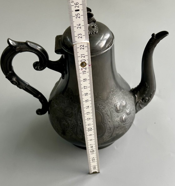 Image 1 of Antiguo juego de peltre con cuenco y jarra, finamente grabado, alrededor del siglo XIX.