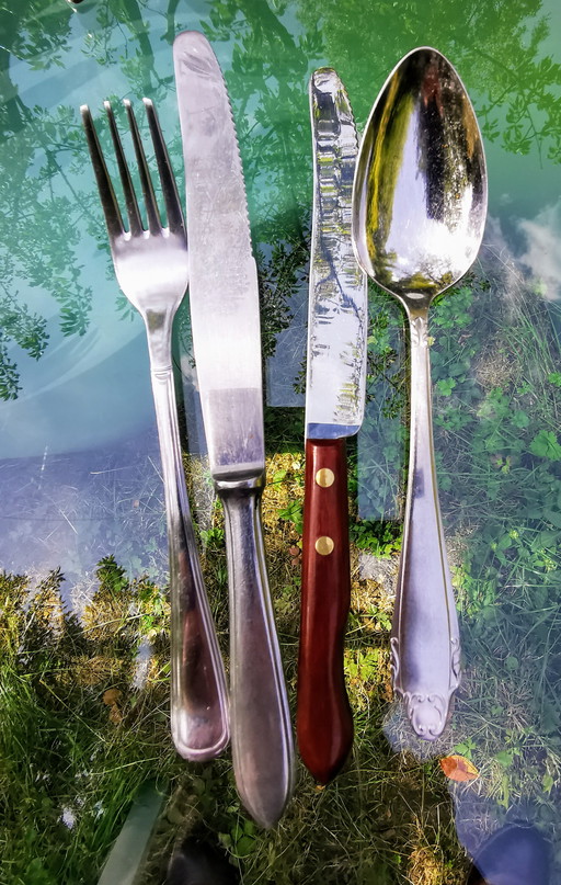 Cutlery sets, oa Gero zilmeta, Gero, Amefa, Sola along with salad servers and loose knives