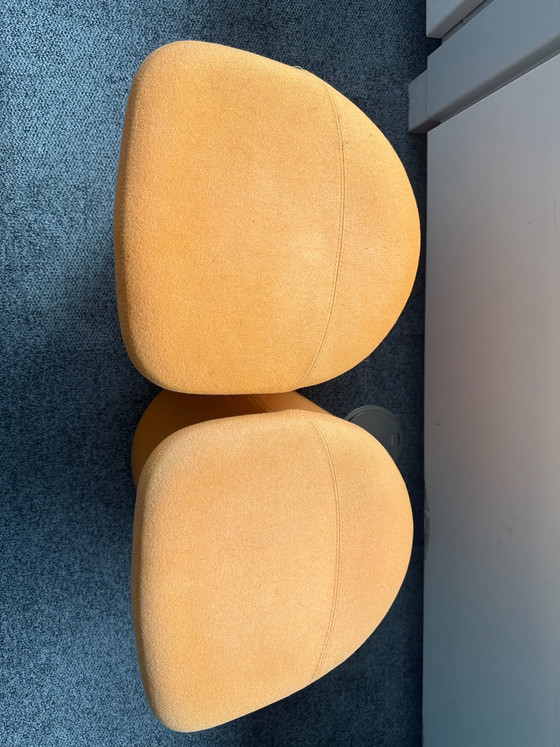 Artifort Lila 2.0 Hocker, Stoff, Orange (Foto 2 von 5)