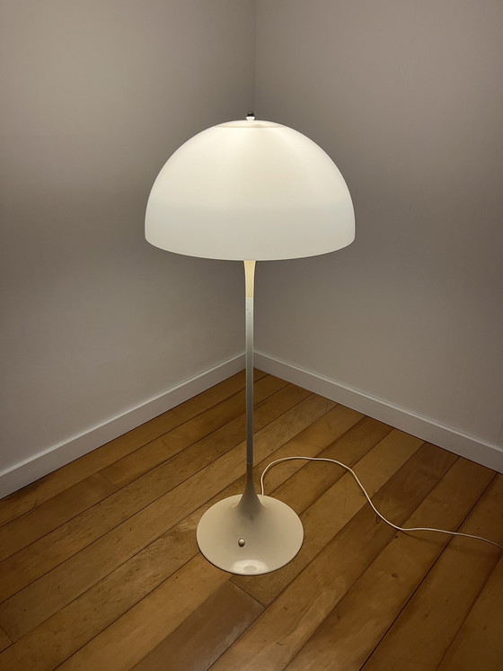 Image 1 of Louis Poulsen Panthella Vloerlamp