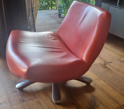 Sillón giratorio de cuero Dyyk Coco rojo