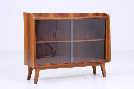 Image 1 of Vintage Glas Kommode 60er Jahre | Mid Century Vitrine Flur Konsole Schrank Aufbewahrung Retro Holz 70er Braun Glasvitrine