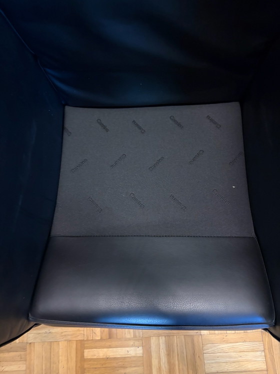 Sillón original Cassina LC2 – Le Corbusier – Cuero Negro – Sillones, Metal (photo 7 of 10)