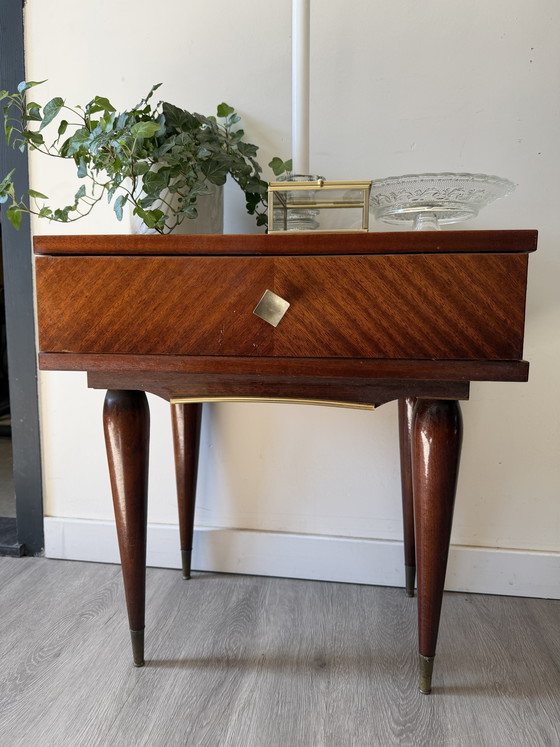 Image 1 of Kleiner Beistelltisch mit Schublade