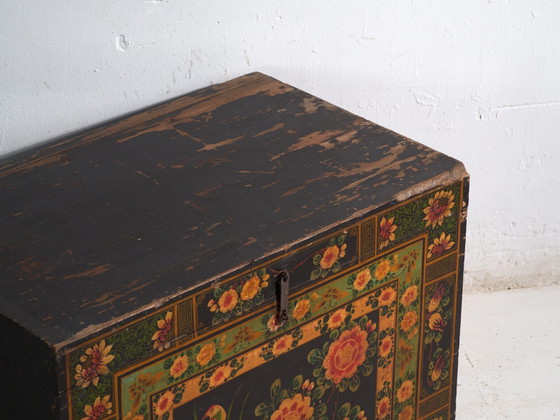 Baúl antiguo pintado en madera de pino – China, circa 1900 – Armarios de almacenamiento, Iron (photo 19 of 40)