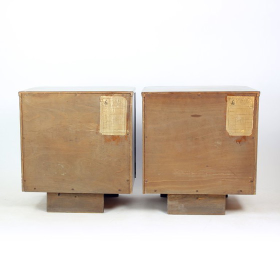 Image 1 of Minimalistische nachtkastjes met imitatiehoutnerf, Pravenec Tsjechoslowakije jaren 60