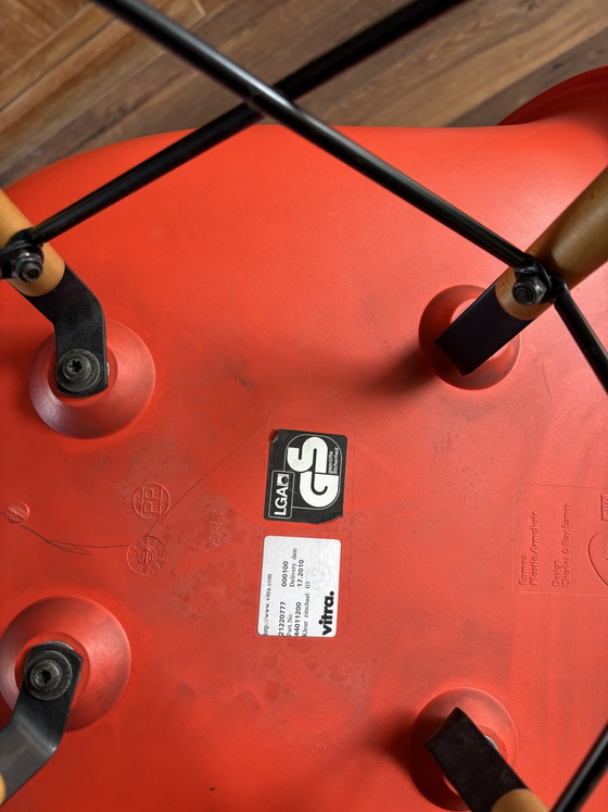 2x Vitra Eames DAW Stoel - Rood – Eetkamerstoelen, Metal, Plastic (photo 2 of 5)