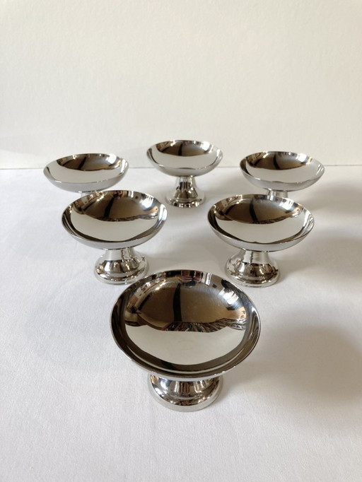 6 stainless steel ice cream/dessert cups