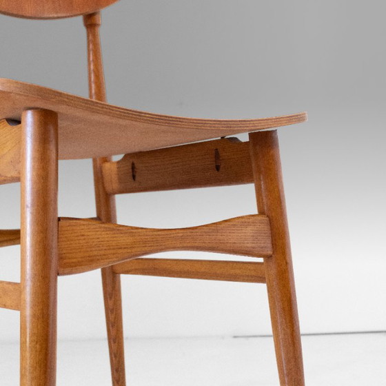 1x Scandinavische houten eetkamerstoelen in de stijl van Hans Wegner, set van vier – Wood (photo 12 of 13)