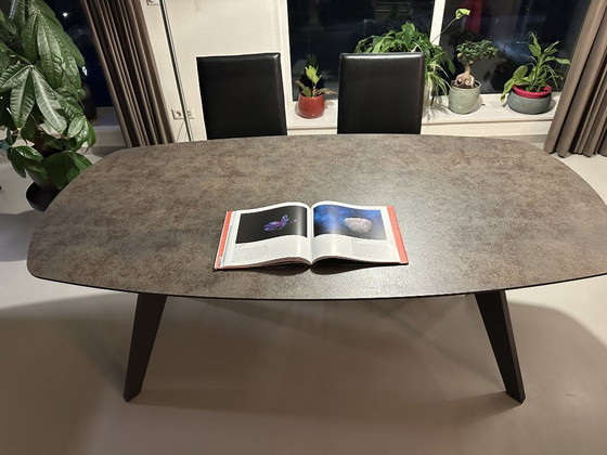 Image 1 of Mesa de comedor con tablero de cerámica