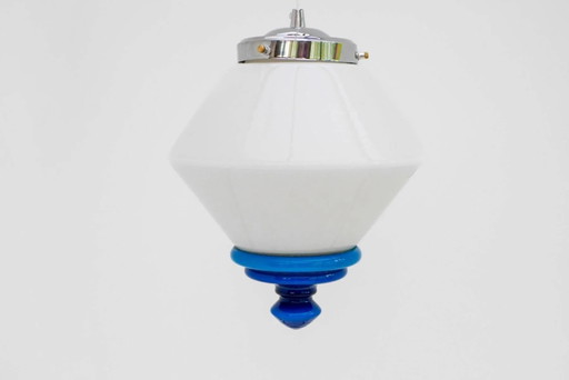 Suspension Art déco scandinave en verre opalin avec détails bleu azur, années 1930