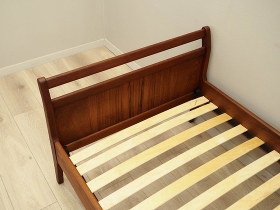 Image 1 of Lit en teck, design danois, années 1970, fabrication : Danemark