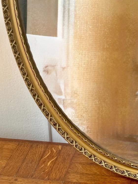 Miroir oval en bois sculpté doré – Glass, Wood (photo 4 of 6)