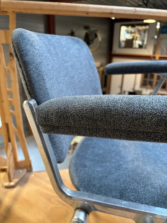 2x DSC 106 Giancarlo Piretti for Castelli, Armchairs, Metal, Textile, Silver (photo 4 of 11)