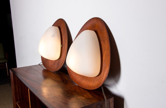 Image 1 of Paire d’Appliques Italiennes en Teck et Opaline par Goffredo Reggiani 1960